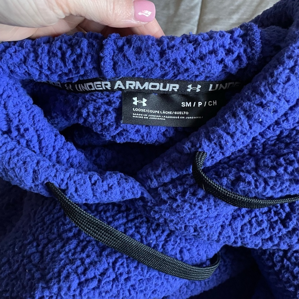 Women’s UA Sherpa hoodie size small - Picture 6 of 6